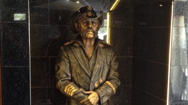 57BEEDA7-motorhead-memorial-statue-of-lemmy-unveiled-photos-video-image.jpg
